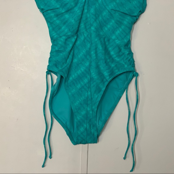 Robin Piccone's Sahara Sahara Over The Shoulder One Piece Swimsuit - Picture 5 of 11